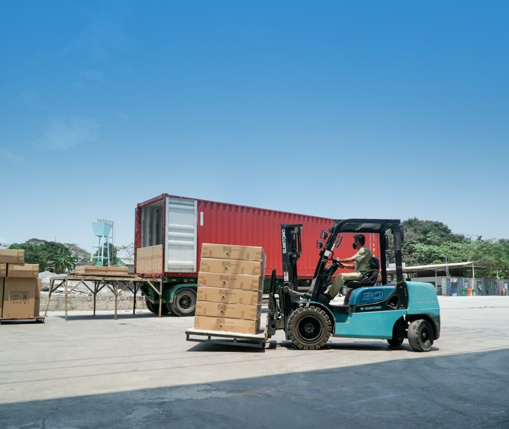 Vrachtwagen-met-zeecontainer